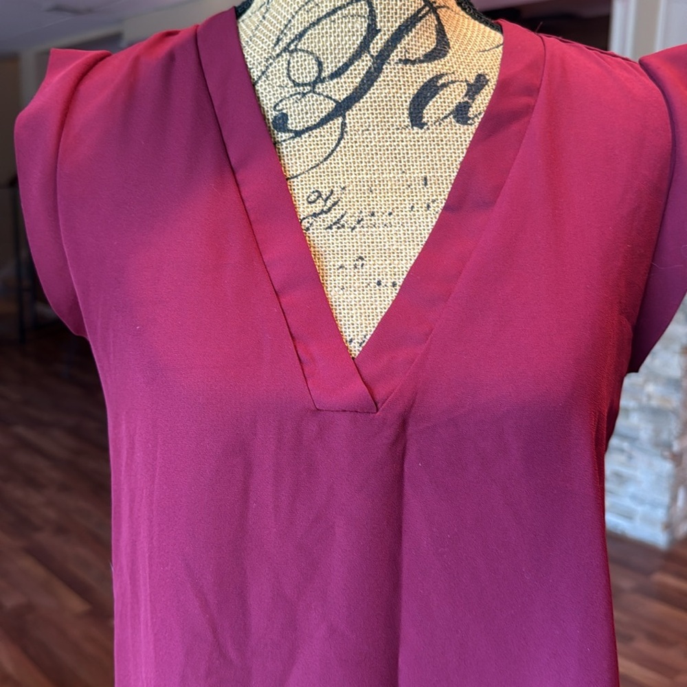 Forever 21 size small burgundy slightly sheer v neck top - Picture 2 of 4